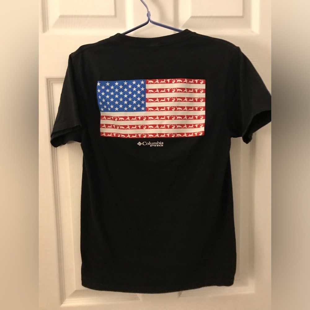Columbia Men's Black T-Shirt Small